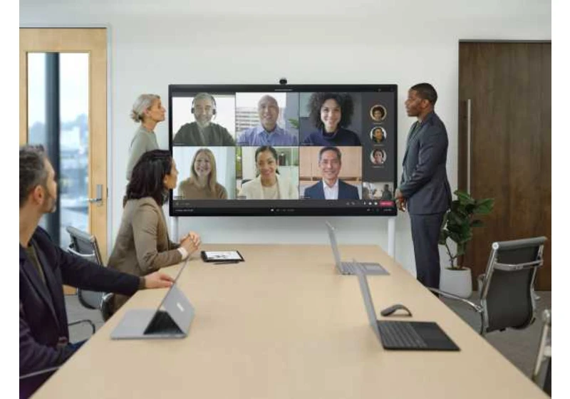 PowerPoint begins transitioning from talking points to talking heads