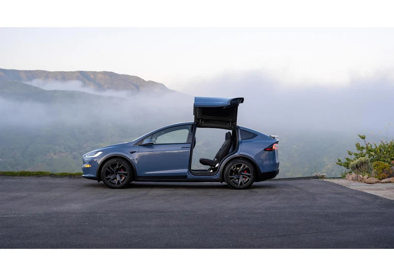 Tesla's new Model S and X vehicles are now available in the US
