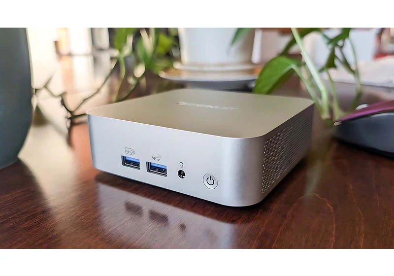 Sick of laptop docks and spaghetti cables, I moved my entire daily workflow to a Windows 11 PC no bigger than a bagel