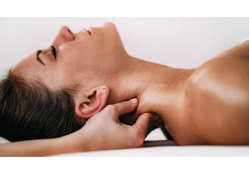 Do You Need a Lymphatic Drainage Massage? These Are the Pros and Cons