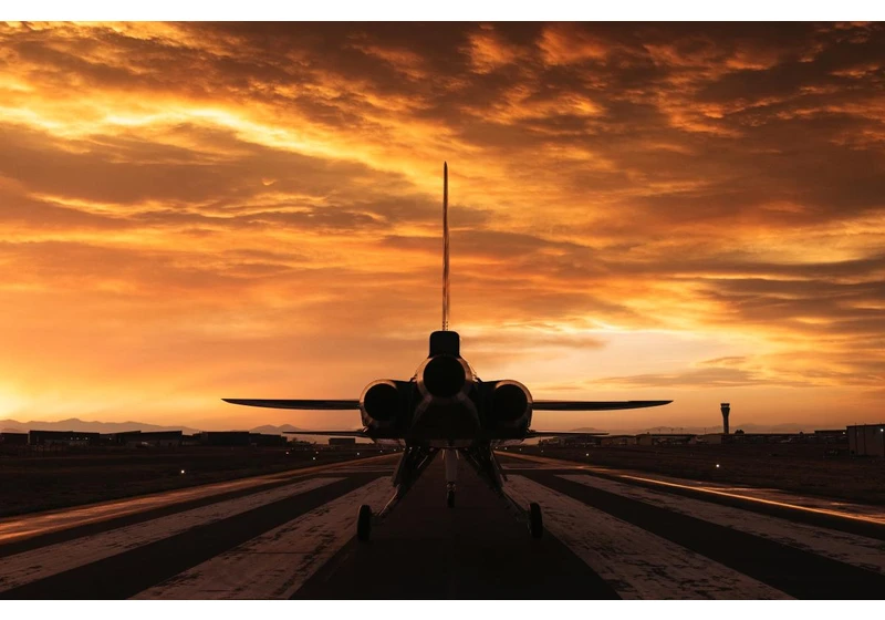 Scientists develop 'nanosphere' paint that could reduce planes' carbon dioxide emissions
