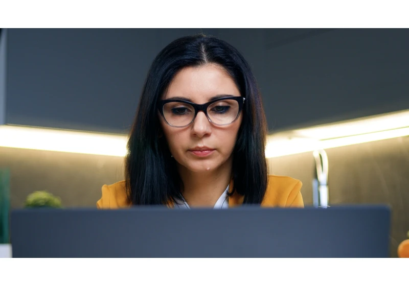 A guide to multichannel marketing for one-person marketing teams