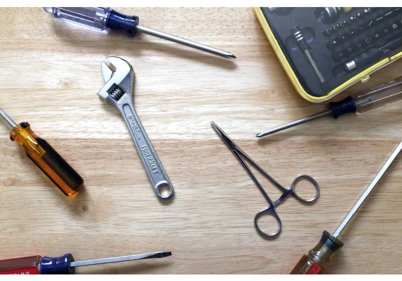 Essential tools for PC building: 10 must-have items for your toolkit