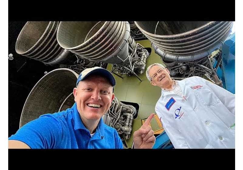 Actual Apollo Engineer Explains the Saturn 5 Rocket - Smarter Every Day 280