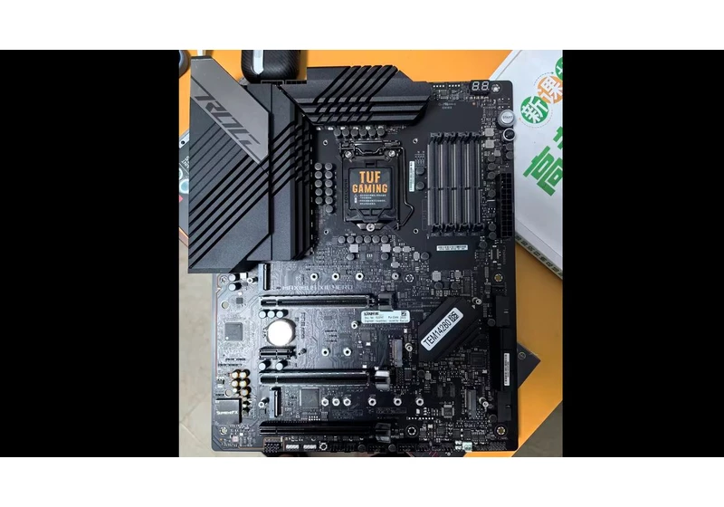  Mutant ASUS Frankenboard surfaces with SO-DIMM memory slots — rare Maximus XIII Hero includes Kingston Fury logo 