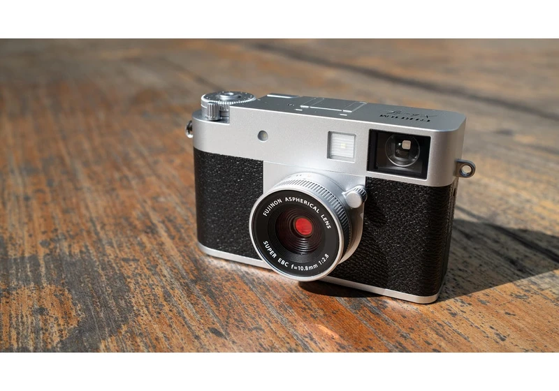 I Tried Fujifilm's Adorable New X Half Camera and It's a Pocketful of Fun