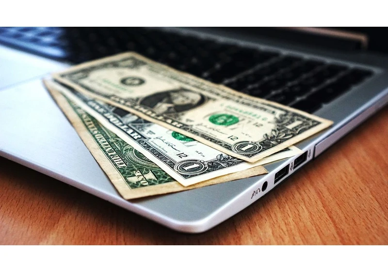 Paid antivirus vs free antivirus: which should you get?