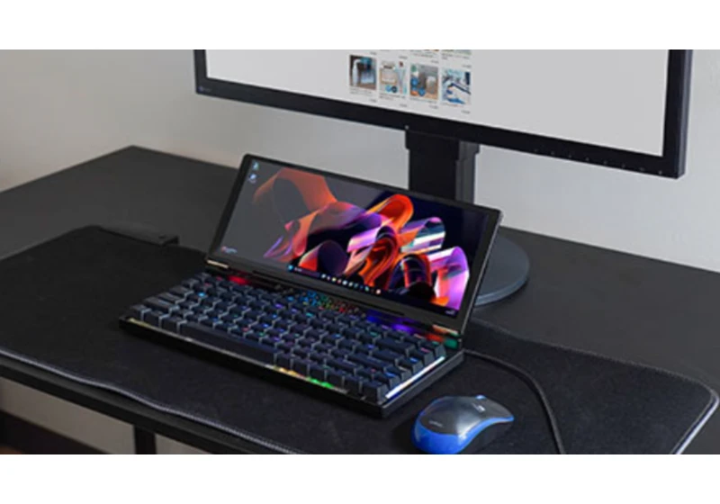 Someone built a mechanical keyboard with a huge 10-inch touchscreen display, and I can't believe it's so expensive 