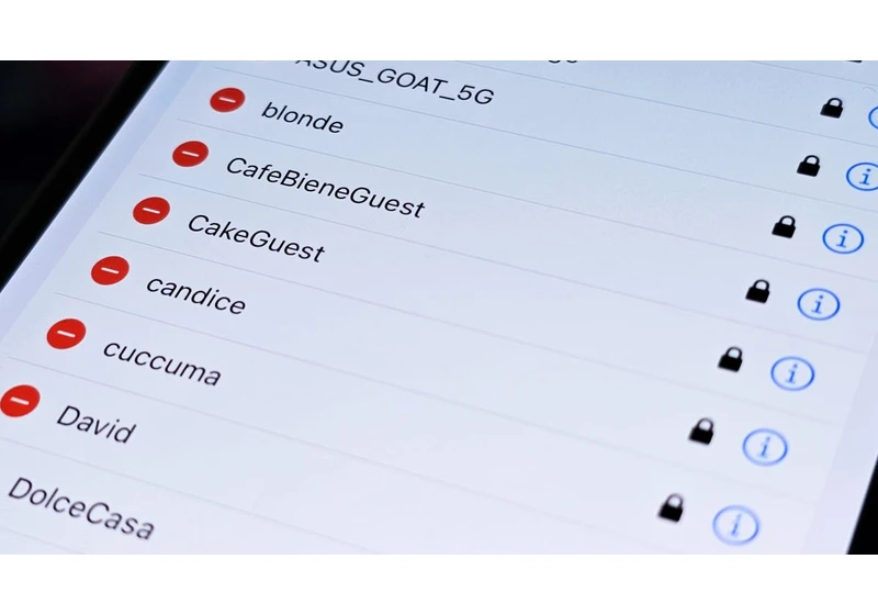 Here's the Easiest Way to View and Share Wi-Fi Passwords on Your iPhone