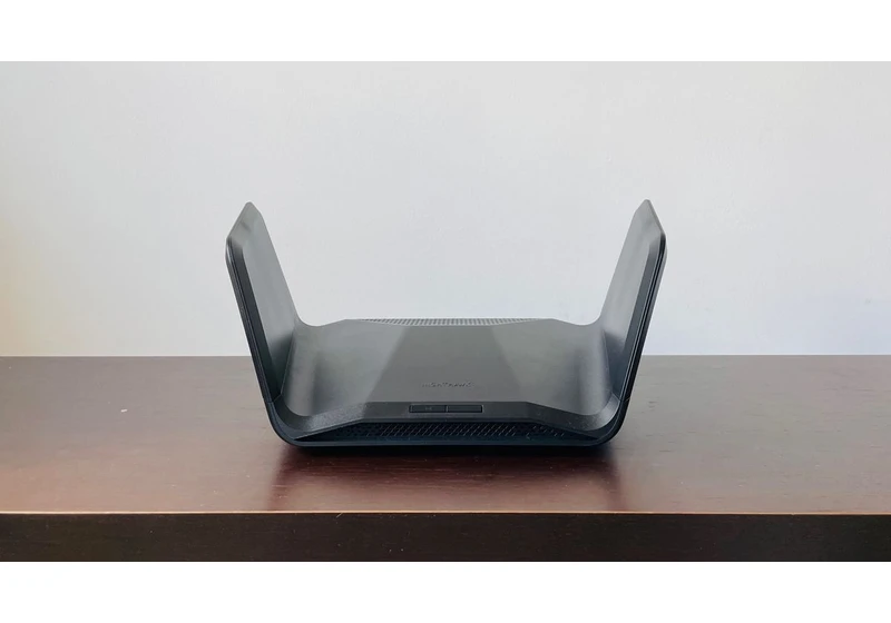 Netgear Nighthawk RAXE300 Review: Sleek Looks, Fast 6 GHz
