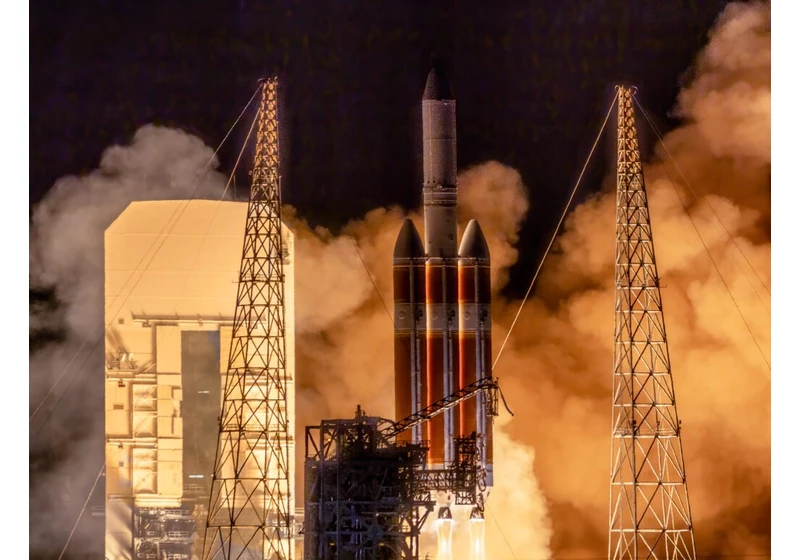 End of an era: Final Delta IV heavy rocket carries NROL-70 on historic mission