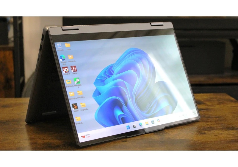 Clearance sale — This 2-in-1 laptop is cheap right now and offers fantastic battery life