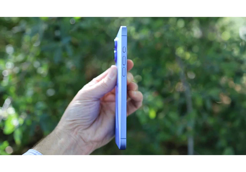  The iPhone 17 Air may have a small battery, but l don't think you'll need to worry 