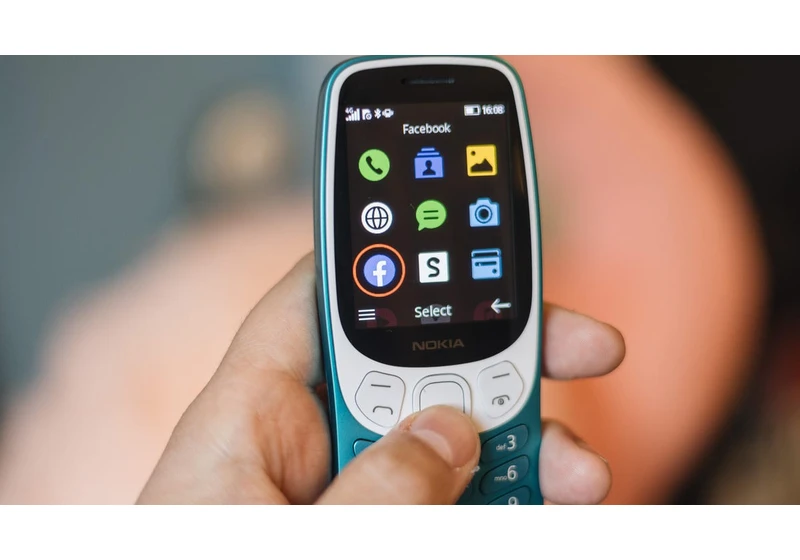 US Border Agents Can Snoop Your Smartphone. Keep Your Info Private with a Burner Phone