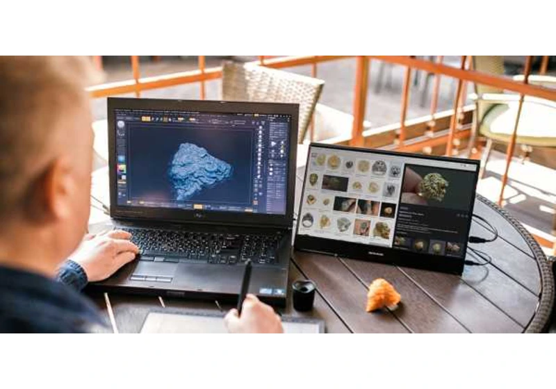 Add a second touchscreen to any device, even a phone, with the $290 Desklab
