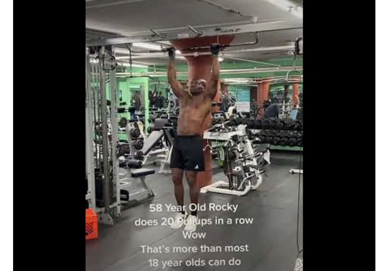 58 Year Old Man does 20 Pullups in a Row! (MUST WATCH!)💪👍🔥#shorts
