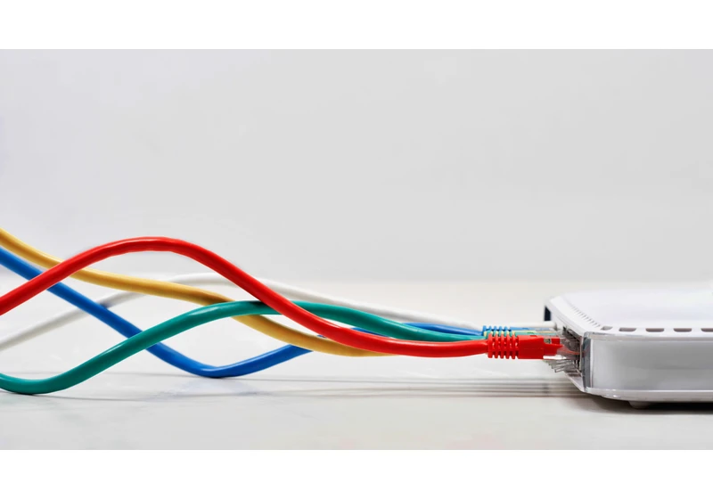Thousands of Asus routers hacked to create a major botnet planting damaging malware