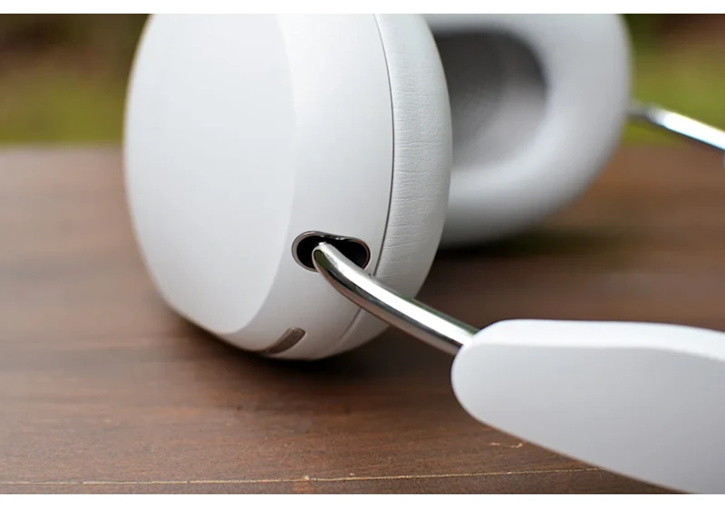 Sonos gets to keeps its CEO, as a treat
