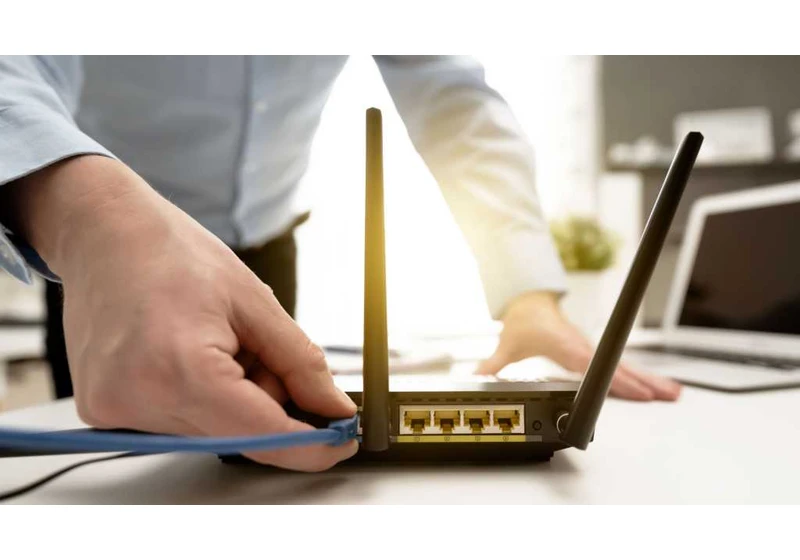 Should I disconnect my PC from the internet when I have a virus?