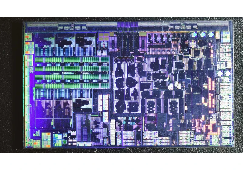 AMD Phoenix 2 CPU Die Shot Seemingly Shows Zen 4, Zen 4c Cores