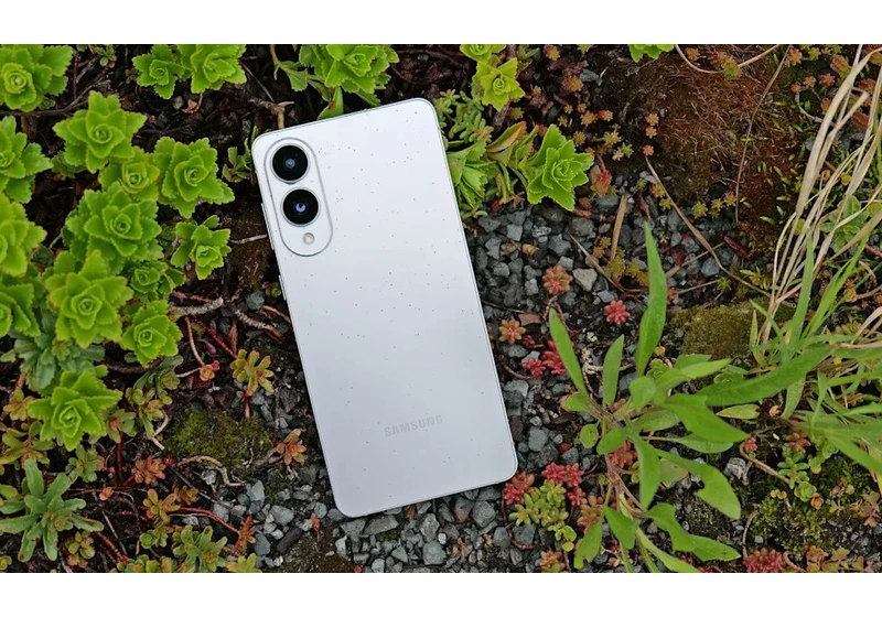 Trump threatens a 25 percent tariff on all smartphones not made in the US