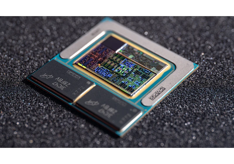  Intel's Lunar Lake intricacies revealed in new high-resolution die shots 