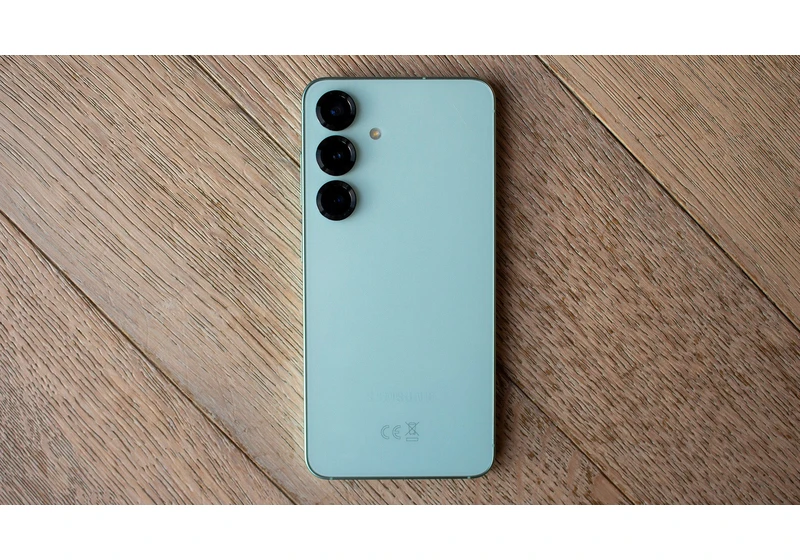 At this Prime Day price, the Samsung Galaxy S25 obliterates the iPhone 16