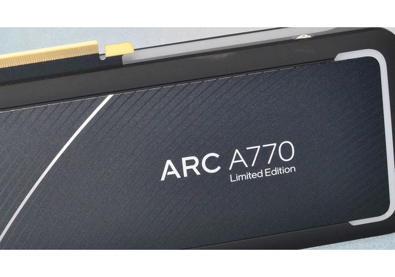  Alienware Shoves Intel Arc A770 Into Last-Gen Aurora R15, Because Why Not? 