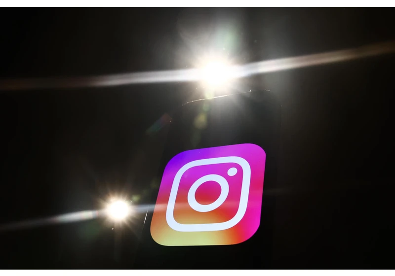 Instagram is testing 'flipside,' a finsta feature that already kind of exists