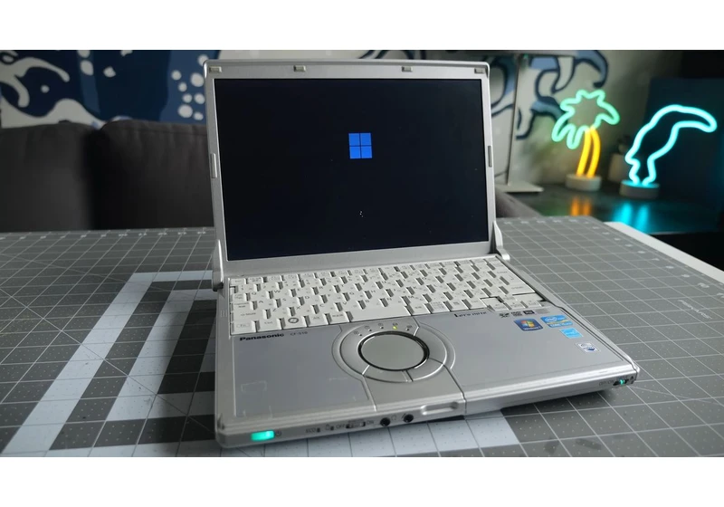  Windows 11 running on an ancient Panasonic laptop is strangely captivating 