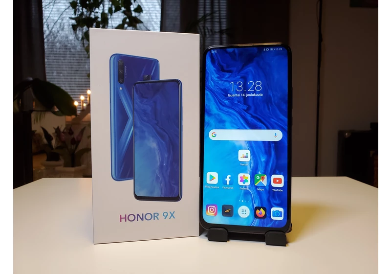 Huawei in talks to sell its sister brand Honor