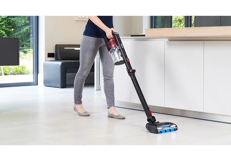 This cordless Shark vacuum has a massive £250 off right now