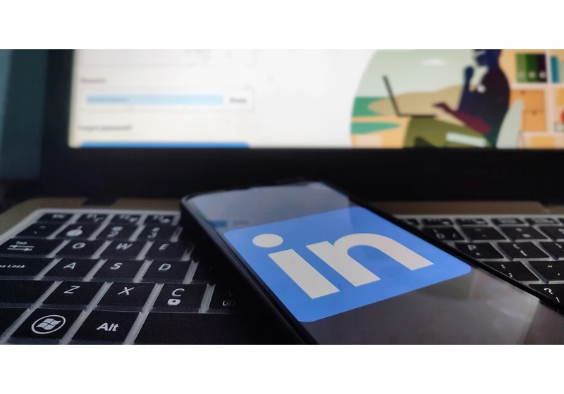 LinkedIn Unveils Messaging Inbox For Company Pages via @sejournal, @MattGSouthern
