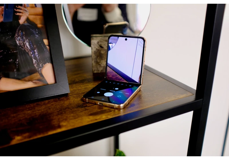 The Galaxy Z Flip 4 just got a rare discount