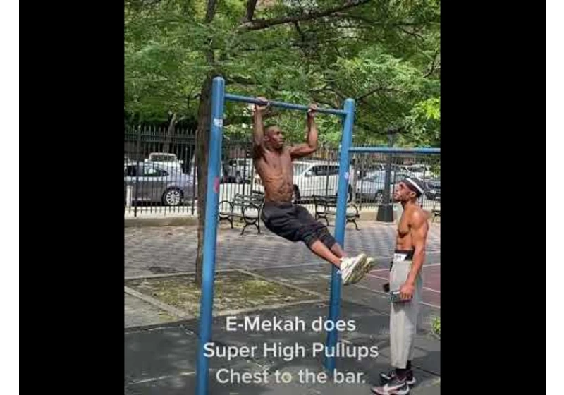 How To Do Super High Pull Ups 🦾💪💪🏾 #shorts