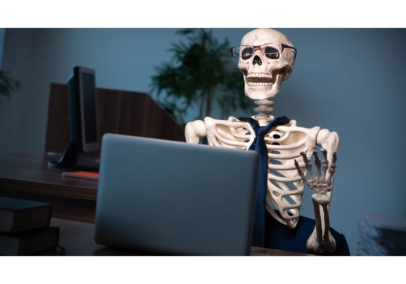 Windows 10 might be at death’s door, but Microsoft hasn’t finished trying to force Bing and Edge on its users