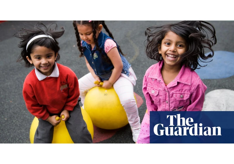 Children in England growing up 'sedentary, scrolling and alone', say experts
