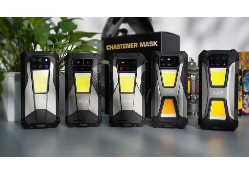 A 100-lumens DVD-class DLP projector, a 64-megapixel night camera and... a camping light: that's not what I have in my bag, but what this smartphone offers