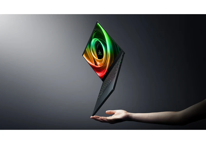  The Razer Blade 14 got the AI laptop treatment with less weight, more ports and speakers, and two colors 