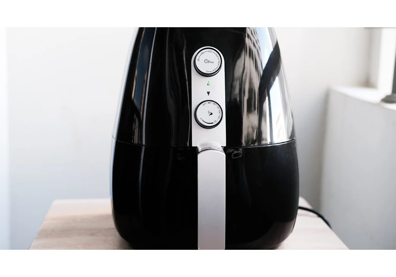 Clean Out Your Air Fryer in 3 Simple Steps