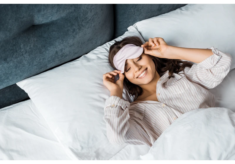 How to Train Yourself to Go to Sleep Earlier