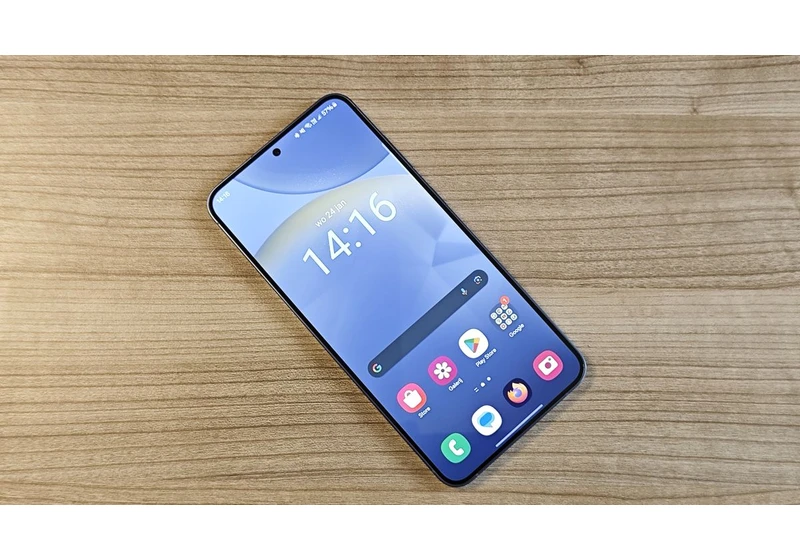 A new Samsung Galaxy S25 Plus benchmark lists a surprising (and worrying) chipset