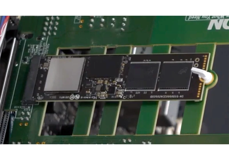 Phison Demos PS5026-E26 Max14um Gen5 SSD with a 14 GB/s Read Speed