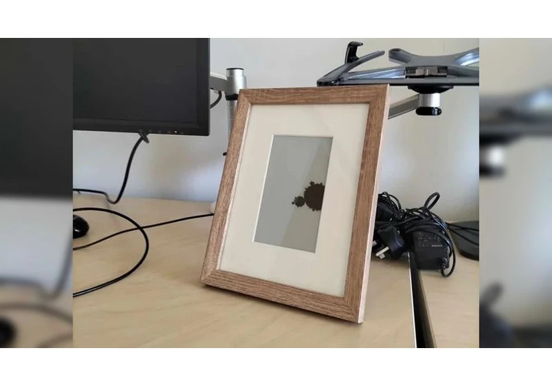  Raspberry Pi Zero Used in Fractal Art Picture Frame 