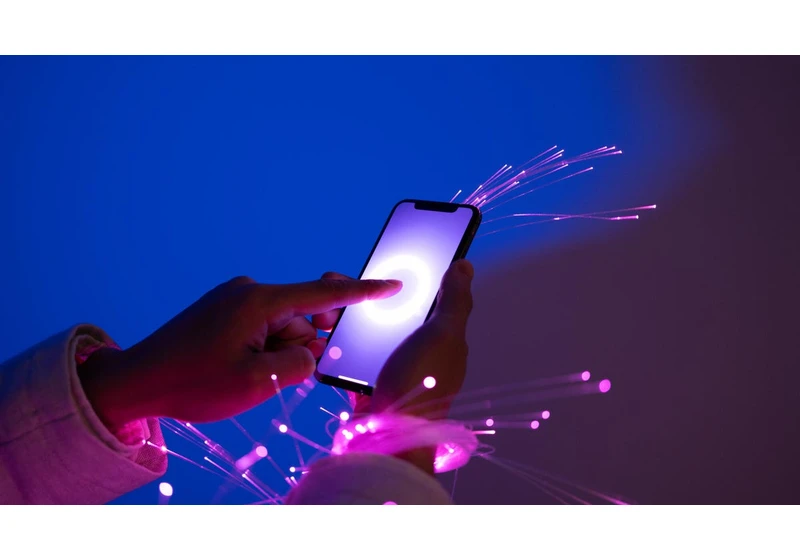 Facing Billions in DMA Fines, Apple Lets EU iPhone Users Install Apps Outside the App Store