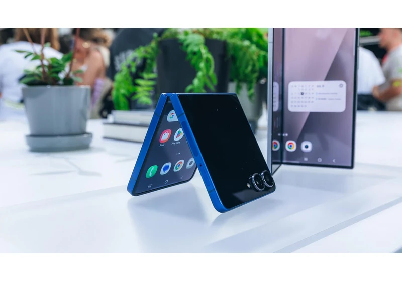 Which Foldable Will You Flip For? Comparing Samsung's Galaxy Z Flip 7 and Z Flip 7 FE