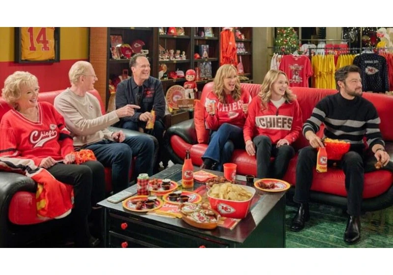 You Can Watch Hallmark Channel Christmas Movies Without Cable. Here's How