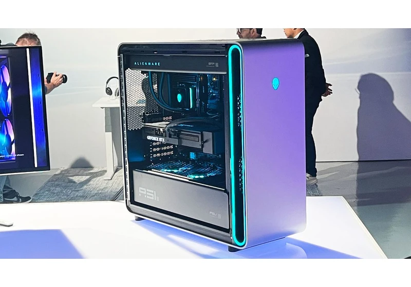  Alienware resurrects its iconic Area 51 gaming PC and laptop line at CES 2025 