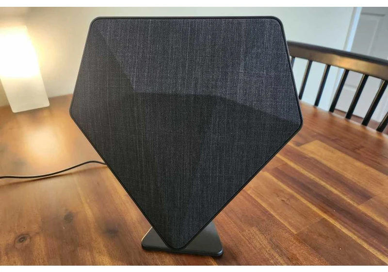 RCA ANTD8E indoor TV antenna review: Powerful and pretty