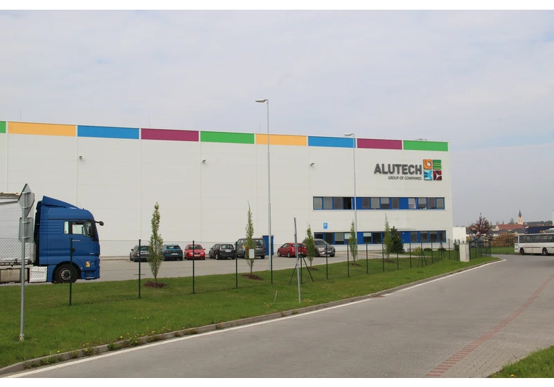 Holding Alutech dováží do Evropy sankcionovaná ocelová vrata z Běloruska. Centrum logistiky je v Česku